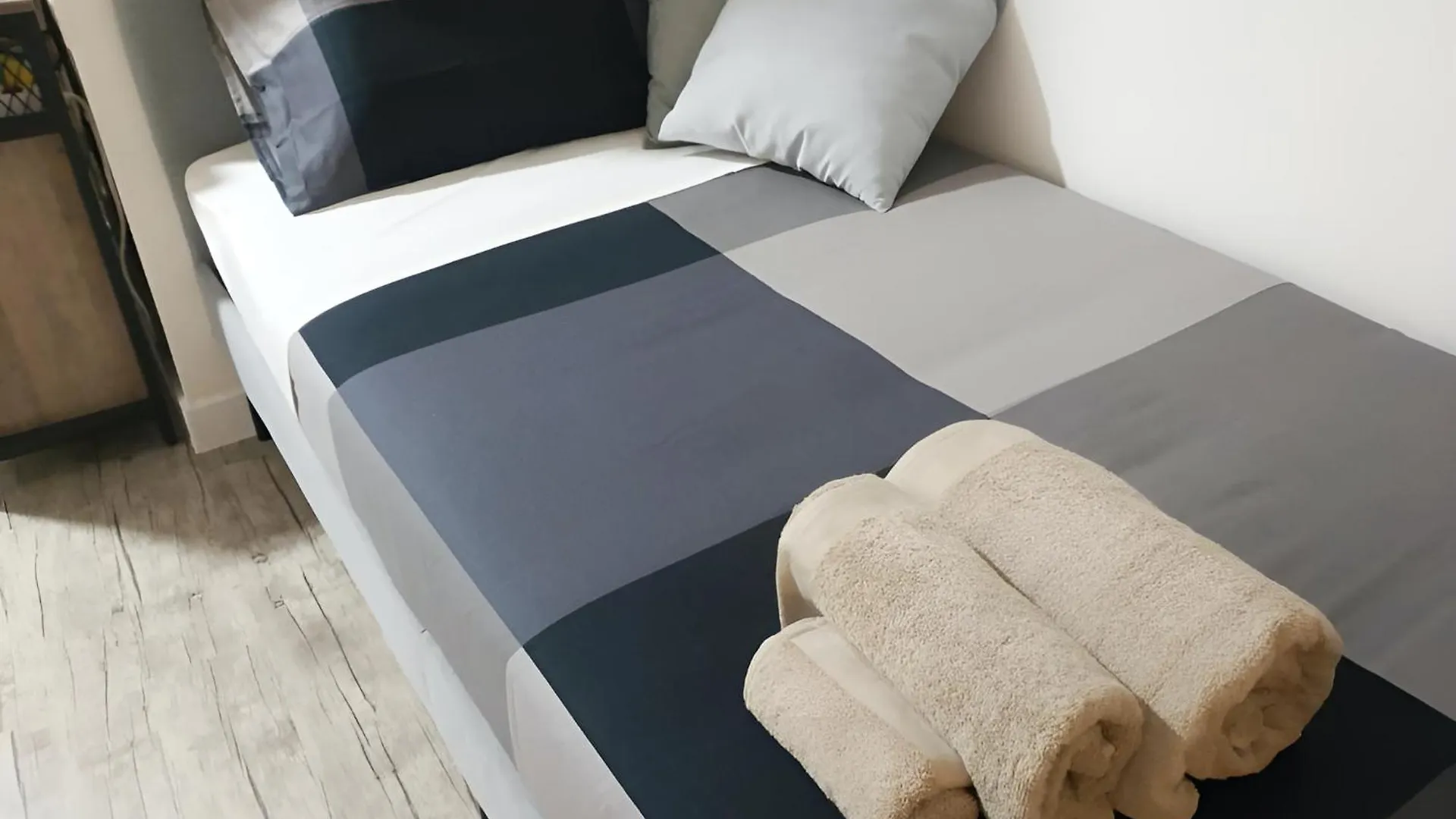 Bed Napoli Bed & Breakfast 0*,  İtalya